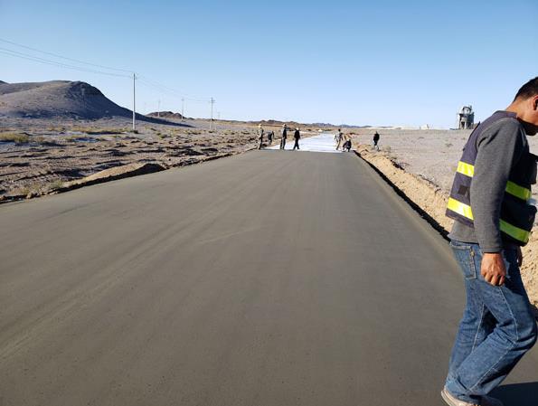 新疆五彩湾粉煤灰筑路